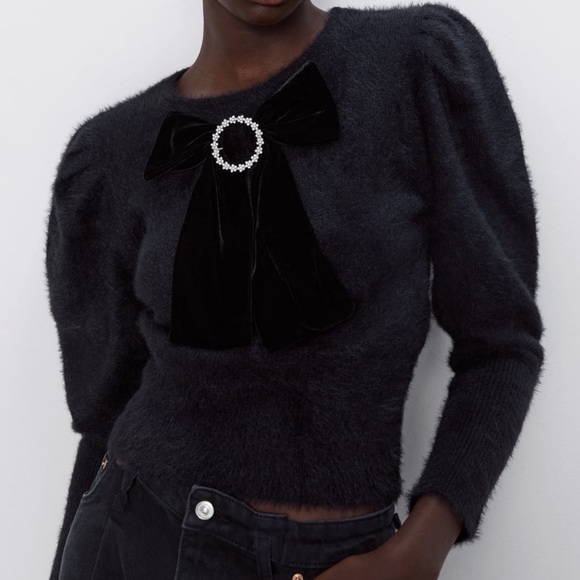 Zara Sweaters - Fuzzy Bow Sweater